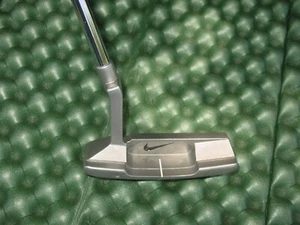 NIKE TW TIGER WOODS RH JR PUTTER 23 - 23.5" KIDS YOUTH CLUB GOLF RIGHT HANDED - Picture 1 of 7
