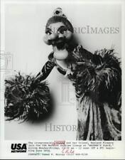 Press Photo Madame and her friend, Wayland Flowers join 