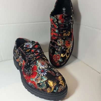 Pavers Velvet Floral Lace Up Chunky Combat Style Womans 6 Used VGC - Image 1 of 4