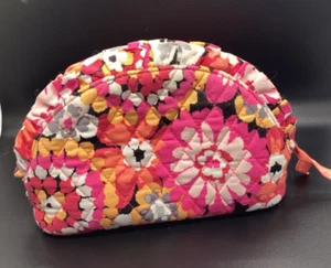 Vera Bradley Small (8.5 in Long X 6 in Tall) Toiletry Bag - Pre-owned - Picture 1 of 6