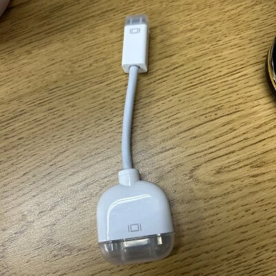 Apple Mini-VGA Male to VGA Female Monitor Cable Adapter / M8639G/A Cover - Image 1 of 4