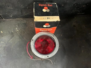 O39+ - SIGNAL-STAT RED LIGHT WITH GRAY METAL COVER 4124 - Picture 1 of 1