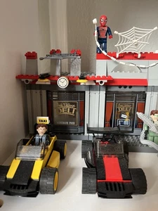 LEGO Marvel Doc Ock's Cafe Attack #4860~Spiderman, Dr. Octopus, 100% COMPLETE - Picture 1 of 8