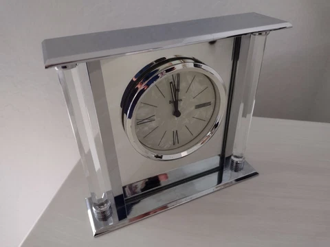 BULOVA SILVER FRAMED PEARL FACE MIRRORED MANTLE CLOCK Cover