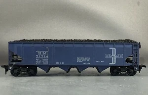 Athearn - Boston & Maine - 40' Quad Hopper mit Ladung + Wgt # 71714 (dunkelblau) - Bild 1 von 6