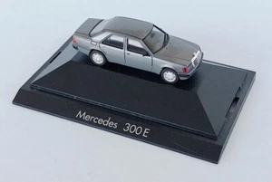 Herpa 1/87 - #100168 - Mercedes 300 E - gray- "Private Collection" - Foto 1 di 3