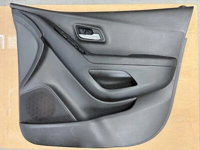 Painel interno da porta do passageiro dianteiro Chevrolet Trax 2017-2021 fabricante de equipamento original - Imagem 1 de 4