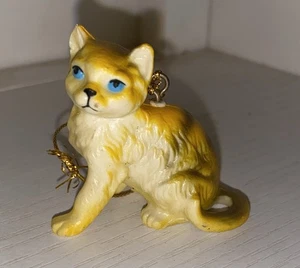 Ornamento gatto plastica vintage anni 90 giallo marrone arancione da appendere vintage Calico - Foto 1 di 7