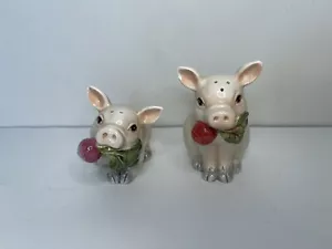 Fitz & Floyd Classics French Market Pigs Salt & Pepper Shakers - Chip On Ear - Picture 1 of 6