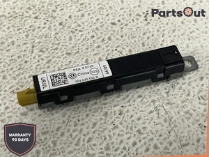 2011-2018 VW TOUAREG Right Antenna Booster (Lower) 7P6035552N OEM - Picture 1 of 7