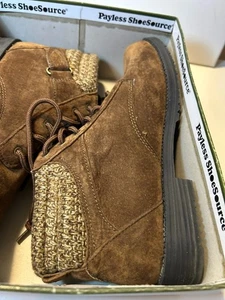 PAYLESS Ankle Boots Women's Size 8 Rugged Outback Suede Hiking Brown W Box - Picture 1 of 12