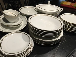 Estate Chmielow & Karolina Made In Poland Dinner Porcelain lot Of 31 pc* - Picture 1 of 12