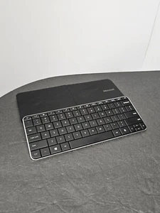 Microsoft Original MODEL 1521 BlueTooth Wedge Keyboard / Free Fast Shipping. - Picture 1 of 7
