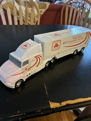 2002 Nylint State Farm 18 Wheeler Semi Truck Catastrophe Services Toy Trailer - Image 1 of 4