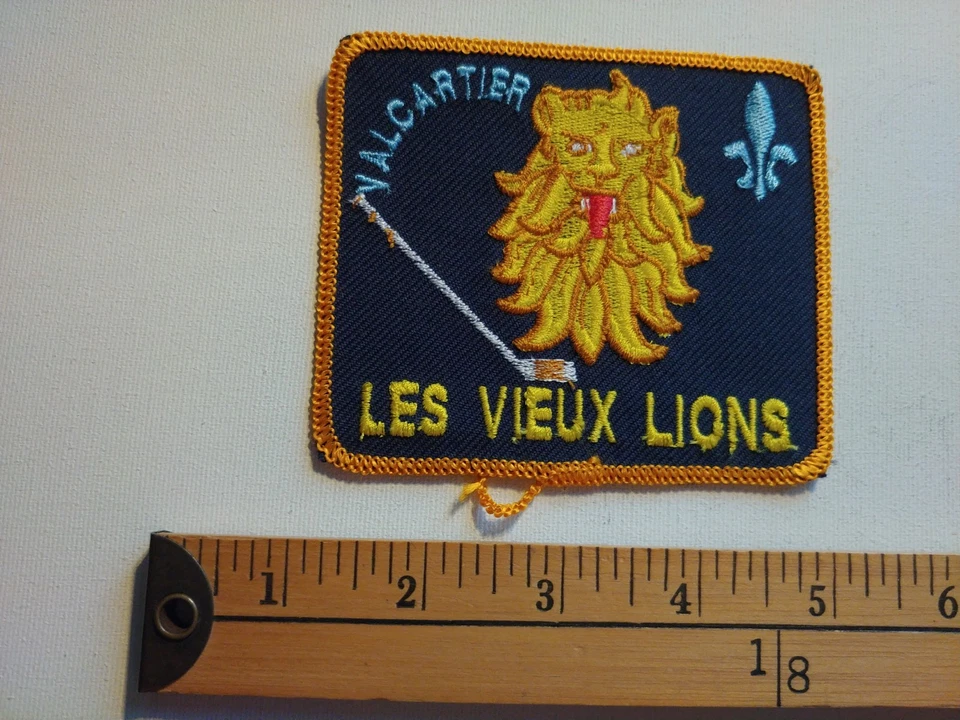 * 80S RARO LES VIEUX LION VALCARTIER HOCKEY QUEBEC PARCHE CRESTA ECUSSON * Foto 1 de 1