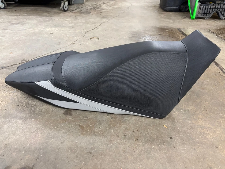 Asiento Arctic Cat 2012-2021 negro 6000 8000 XF 9000 7000 ZR Viper Sidewinder Foto 1 de 4