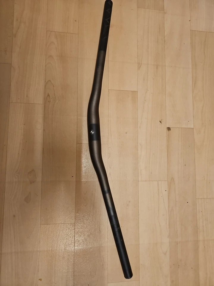 Carerra Vengeance MTB Handlebars 720mm - Image 1 of 4