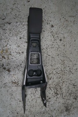 Audi Q2 TFSI Sport 2017 1,0 gasolina MK1 consola central Foto 1 de 4