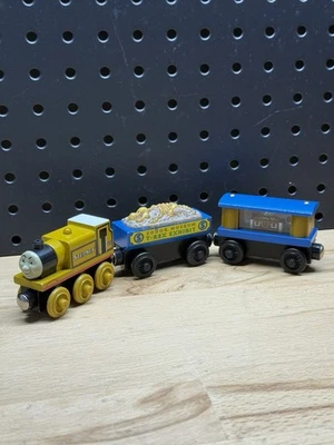 Thomas & Friends Tren de Madera Motor Stepney Fósil Joya Museo Coche Foto 1 de 3