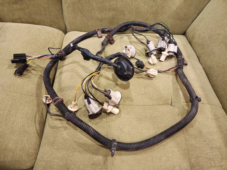 1982-1984 Buick Regal седан задний фонарь жгут проводов жгут проводов OEM РЕДКАЯ!! - Изображение 1 из 4