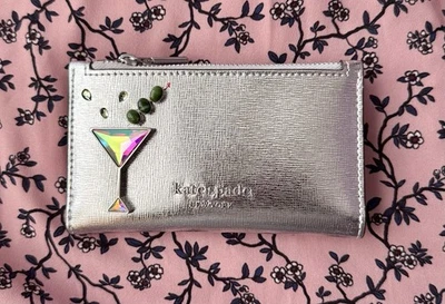 NUEVO SIN ETIQUETAS Cartera Kate Spade Sacudida No Agitada Adornada Metálica Pequeña Delgada Doble Plegado Foto 1 de 4