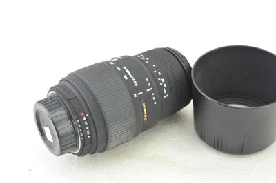 für Nikon AF, Sigma DG 70-300mm f/4-5.6 , FX Objektiv - Bild 1 von 4