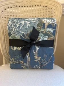 Pottery Barn Dahlia Floral KING/CAL. KING Duvet Cover Blue PRE-OWNED - Picture 1 of 4