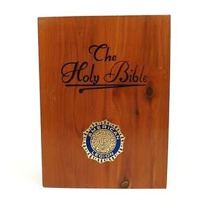 Caja de madera de cedro The Holy Bible Memorial Edition King James American Legion 1958 - Imagen 1 de 12