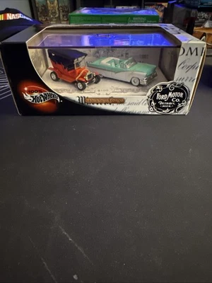 1:64 Hot Wheels Limited Edition RLC ‘56 Ford Fairlane 500 2 Door White/Red - Image 1 of 4