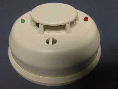 Detector de humo fotoeléctrico de 2 hilos con sonda System Sensor 2WTA-B i3 Series Foto 1 de 4