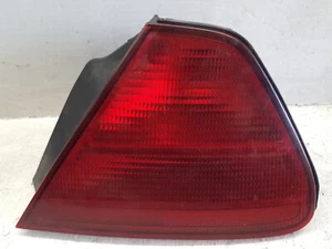 Luz de tapa trasera derecha Honda Accord 1998-2002 (M174) - Imagen 1 de 3