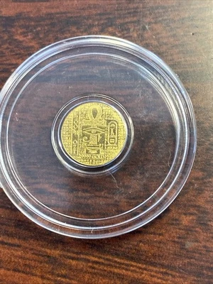 Ronda encapsulada Anhk escarabajo egipcio monarca oro puro .9999 de 1/200 oz. Foto 1 de 2