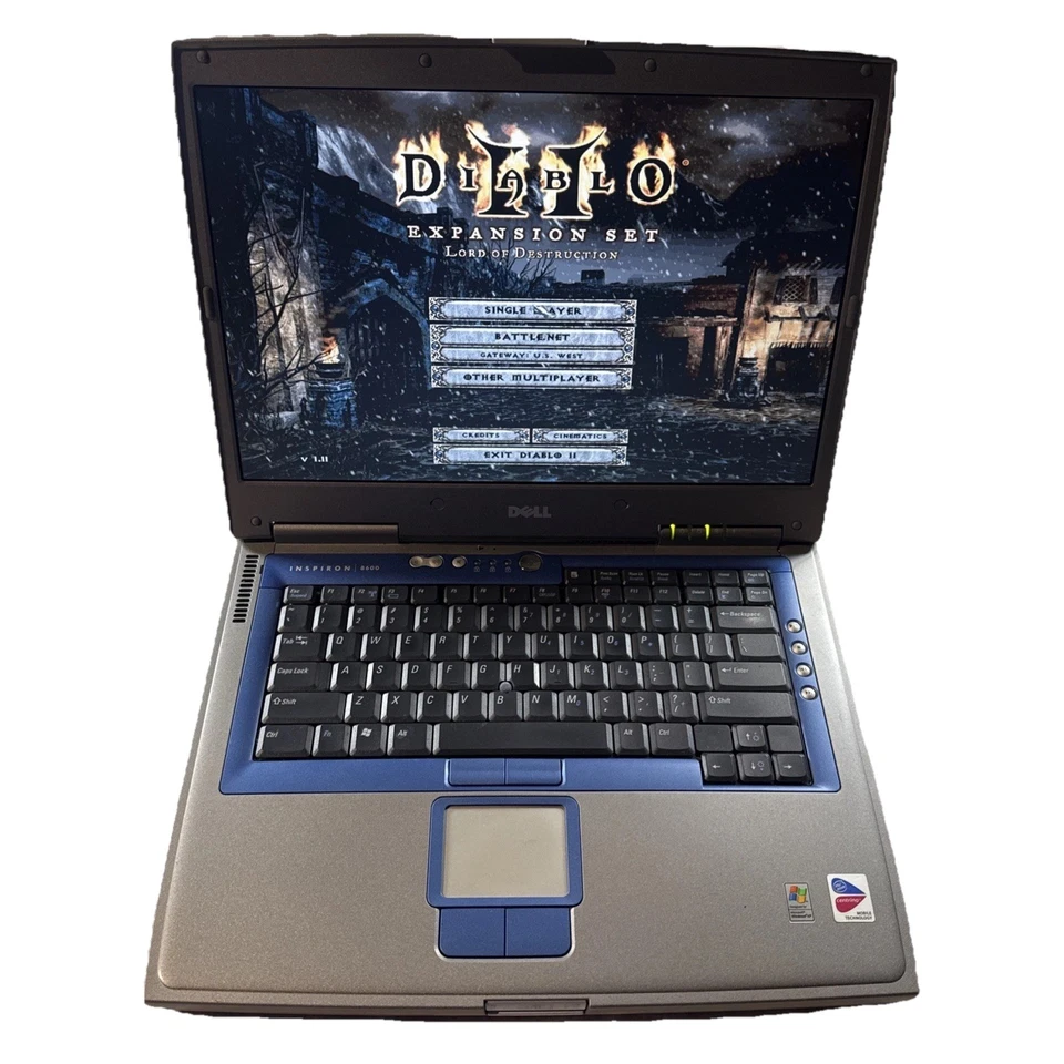 PC retro para juegos Dell Inspiron 8600 15,4" de colección 1 GB RAM 40 GB Windows XP Foto 1 de 4