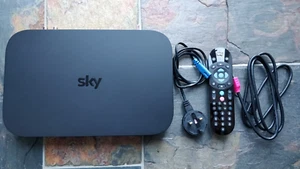 Sky Q TV Box 1TB ES130 Box with Power Lead and SKY remote Excellent - Photo 1/16