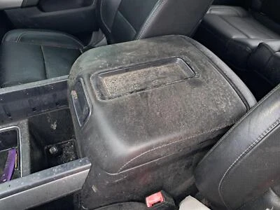 Guantera usada se adapta a: camioneta Chevrolet Silverado 2500 2015 grado A Foto 1 de 4