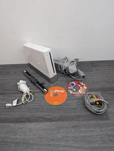 Nintendo Wii Console & 2 Games - RVL-001 - White - Picture 1 of 14