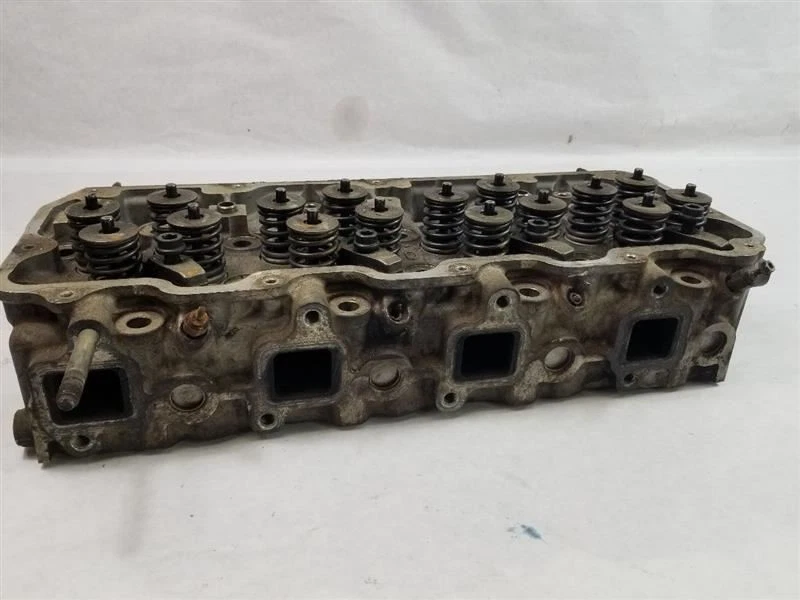 Cylinder Head 6.6L VIN 1 8th Digit Opt NF2 Fits 01-04 SIERRA 2500 PICKUP 520646 Foto 1 de 4