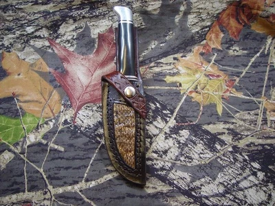 Buck117 de cuero con funda personalizada de serpiente de cascabel sin cuchillo Foto 1 de 4