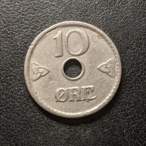 Norway 10 Ore, 1946 Rose & Crown - Retired International Coin - Picture 1 of 2