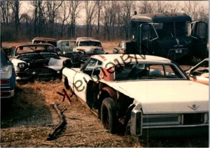Junkyard junk rusty old vintage automobile car found photo 3.5x5" B5-27 - Bild 1 von 1