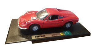 Miniature   ferrari dino 246 GT  1969  rouge avec son socle    1/18    (  CA2  )