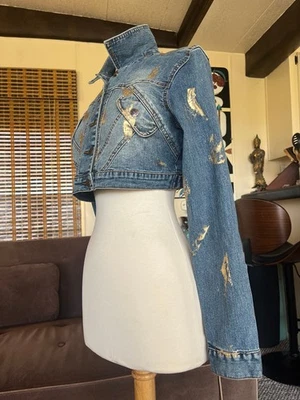 Sexy Chaqueta Vaquera Corta de Younique; Metálica Dorada Punk Rock Vaquera Talla M Foto 1 de 4