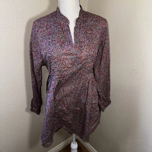 Torrid Bluse Damen Größe 1 grau/weiß gestreift Langarm Kragen Bindeband Taille/Rücken - Bild 1 von 4