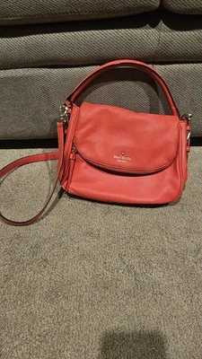KATE SPADE | Jackson Stoplight(红色)中号马鞍翻盖挎包斜挎包  — 第 1/4 张图片