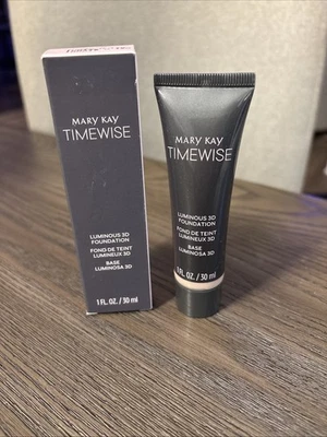 Mary Kay Timewise Luminous 3D Foundation Ivory N 160 100017 Normal to Dry - Image 1 of 3
