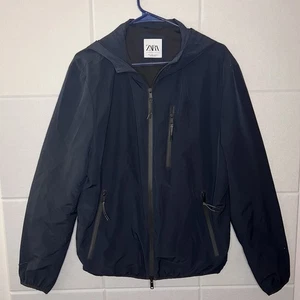 Chaqueta cortavientos con capucha Zara para hombre talla grande 3 bolsillos delanteros doble cremallera - Imagen 1 de 9