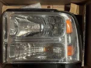 FITS 2005-2007 FORD F250 - F550 LEFT HEADLIGHT ASSEMBLY USED PART 5C34-13005-A - Picture 1 of 3