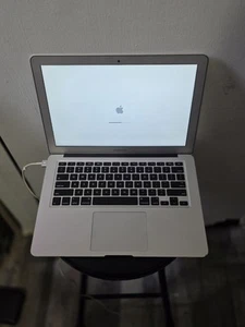 (2)Apple MacBook Air (13.3", Intel i5, 4GB, 128GB SSD, A1466, Mid 2012, Catalina - Picture 1 of 4