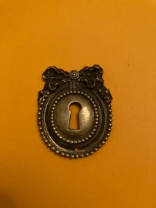 ENTREE DE SERRURE LOUIS XVI EN BRONZE AU NŒUD MEUBLE MAISON BOURGEOISE - Foto 1 di 3