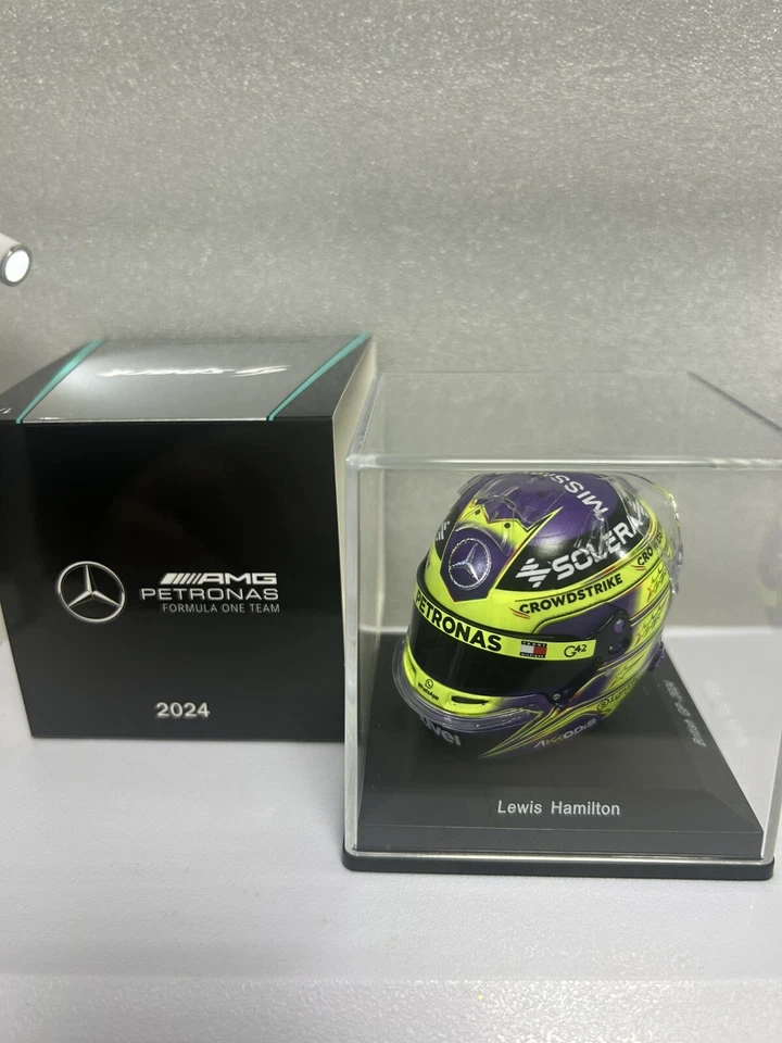 Casco Spark #44 Lewis Hamilton Ganador F1 GP Británico 2024 1/5 5HF145